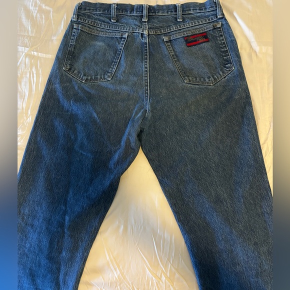 20X mens Wrangler Jeans dark wash, straight leg, working jeans - Picture 3 of 3